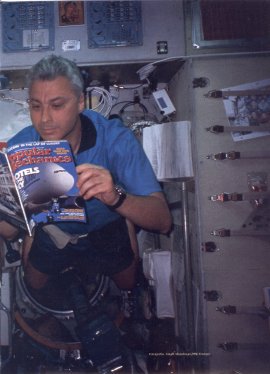 La primera revista en el espacio - Agosto 2001