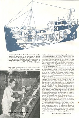 La Planta Congeladora Navega Sobre el Océano - Agosto 1951
