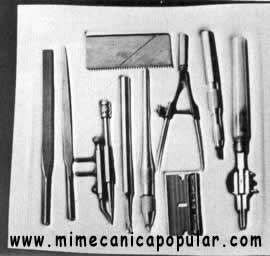 7. Esta bandeja especial para herramientas o instrumentos pequeños se hace colocando éstos directamente sobre la platina