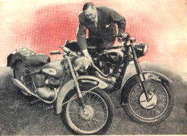 Dos modelos BSA ingleses: La Bantam, izq., de 125 c.c. y la Golden Flash de 650 c.c. der:, el escapa hacia arriba