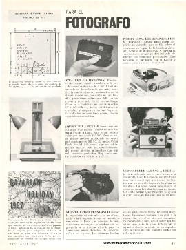 Fotografía - Pedestal de Copia de Madera Terciada - Noviembre 1967