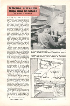 Oficina Privada Bajo una Escalera - Diciembre 1955