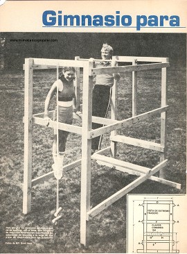 Gimnasio para el patio - Diciembre 1979